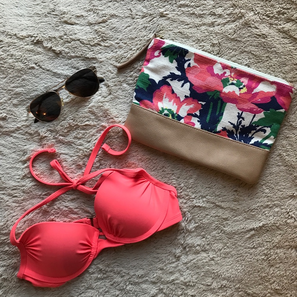 ❗️Merona Floral Pouch Clutch 👛